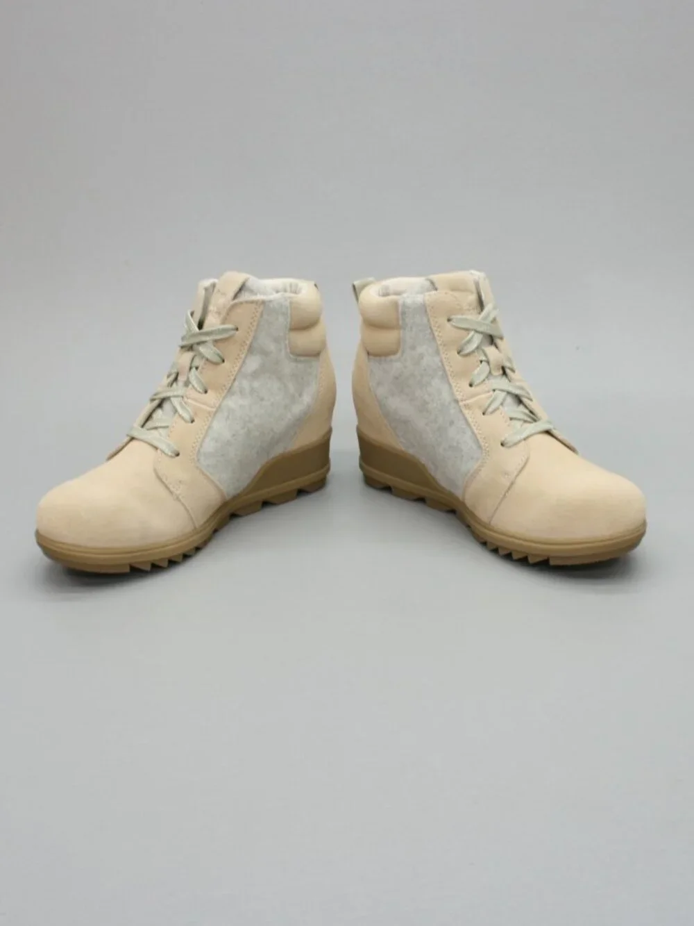 Sorel Ladies 7 Evie Ankle Lace Tan Suede Gray Felt Wedge Booties - NL4926-209